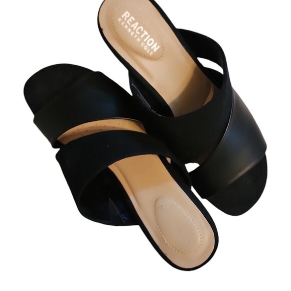 Kenneth Cole Black Wedge Sandals size 8.5 - Picture 2 of 4